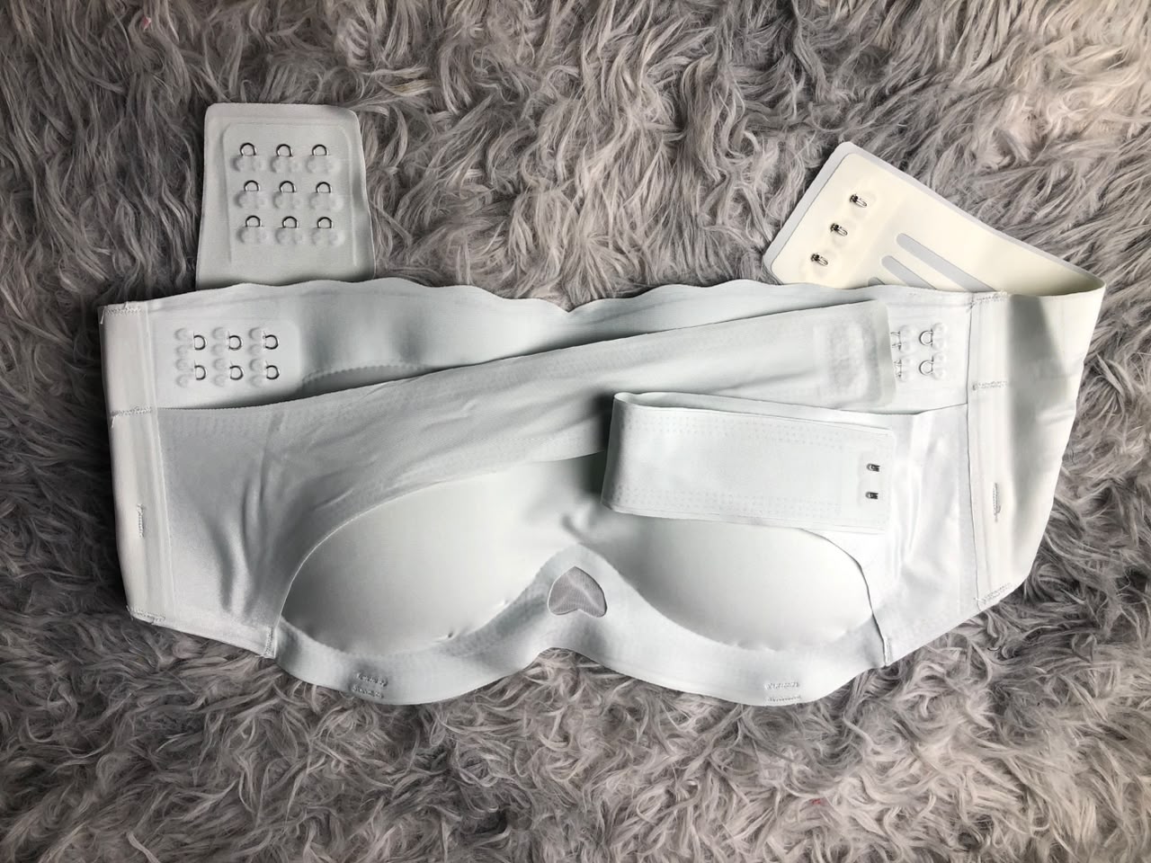 Vhisper Vears Strapless Anti-Slip Push Up Bra – Front Cross Buckle Wireless Heart Bandeau