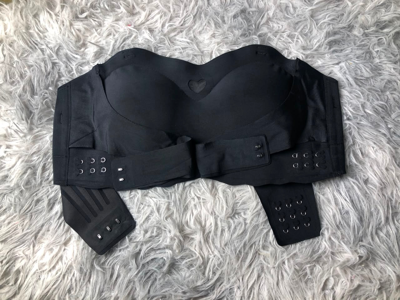 Vhisper Vears Strapless Anti-Slip Push Up Bra – Front Cross Buckle Wireless Heart Bandeau